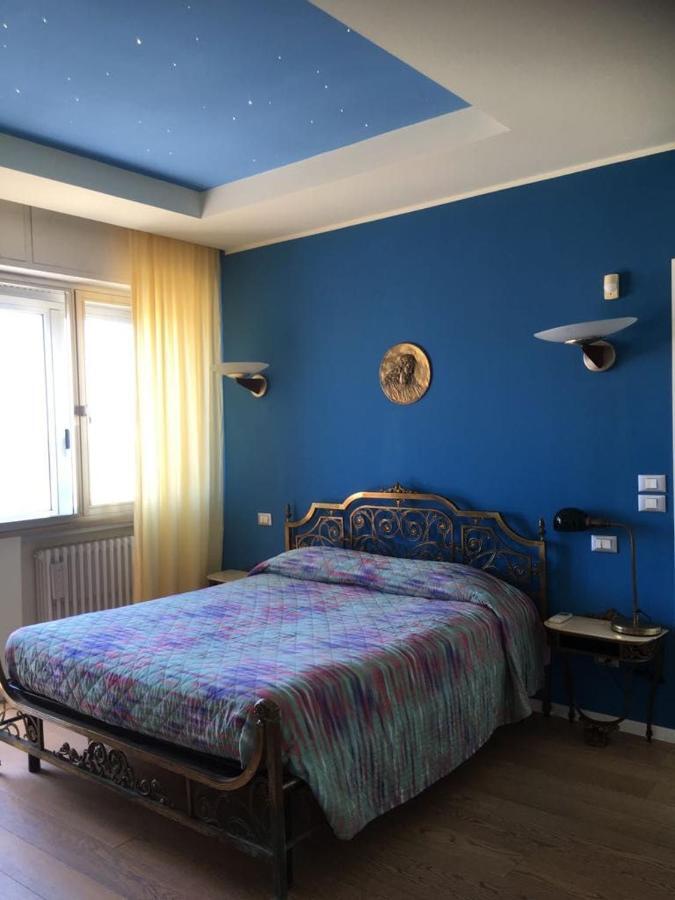 Appartamento Fronte Mare Rímini Exterior foto
